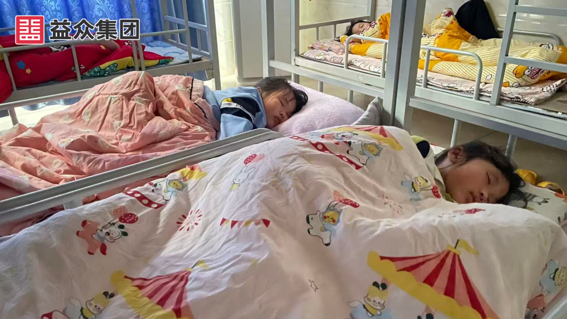 午休秩序井然，學生安然入睡1_副本